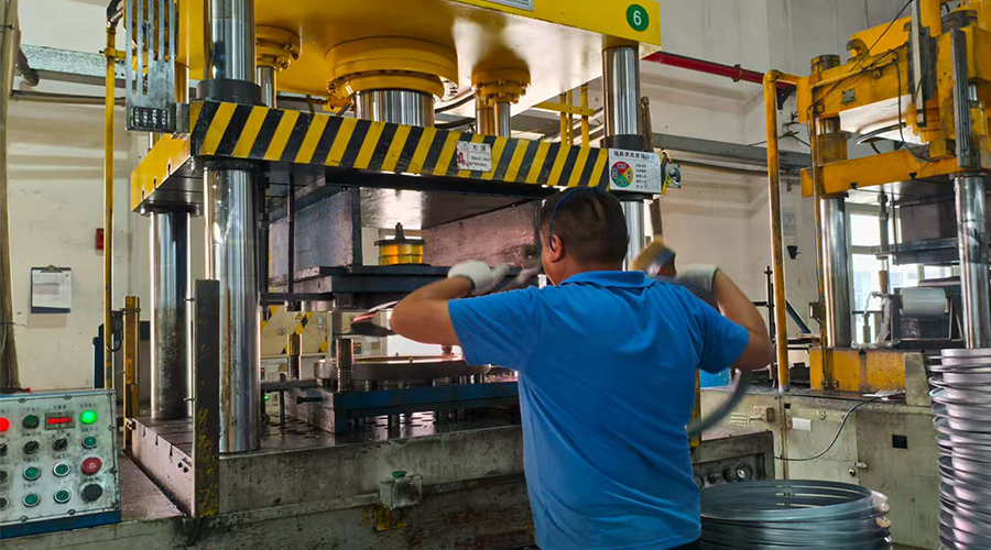 金環(huán)電器的滾筒干衣機如何適應(yīng)游艇、輪船等特殊海洋環(huán)境，確保高安全性和穩(wěn)定性？