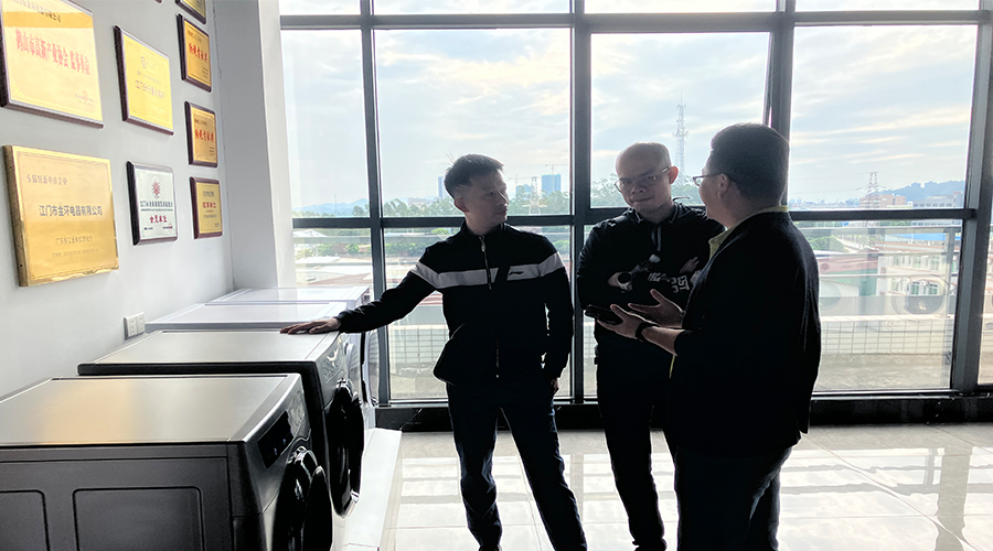 廣交會(huì)熱度延續(xù)，金環(huán)電器再迎考察團(tuán)